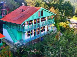 3-bedroom Private Swiss Cottage near mall road