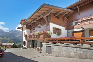 Superior One-Bedroom Apartment with Balcony