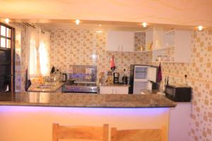 The Glamour Houses: Luxury 2 bedroom with Patio.