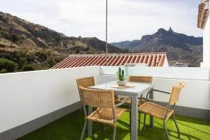 Casa Evaristo with Roque Nublo view - Artenara