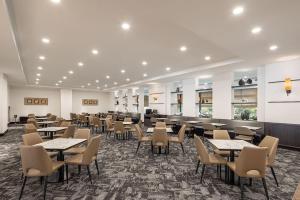Lakeshore Hotel Metropolis