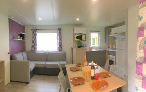 Campings Camping et Gite La Garenne de moncourt baie somme : Mobile Home
