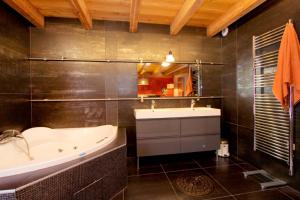 Chalets Chalet Sno Lodge : photos des chambres