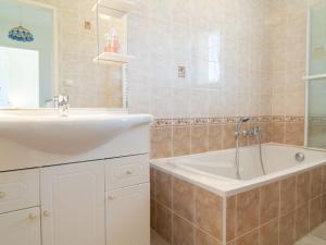 Maisons de vacances Holiday Home La Renaudiere by Interhome : photos des chambres