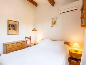 Maisons de vacances Holiday Home Les Olivades by Interhome : photos des chambres