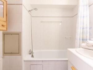 Studio Le Bollin - Val Claret-3 by Interhome