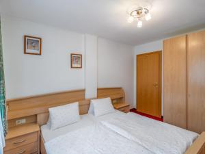 Apartment Haus Toferer by Interhome