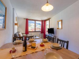 Apartment Les Tommeuses - Val Claret-9 by Interhome