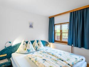 Apartment Kitzsteinhorn by Interhome