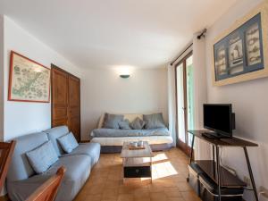 Apartment Les Lantanas-1 by Interhome