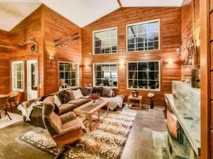 Holiday Home Arctic chalet by Interhome - 易拉斯加威