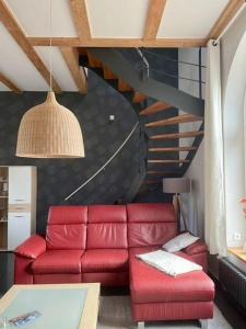 Urlaubsbahnhof-Wartehalle