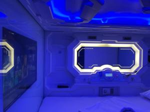 BMAX SPACEPODS sleep in space - 4mins from Mactan Airport