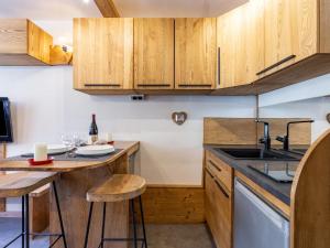 Studio Rond Point des Pistes - Val Claret-13 by Interhome