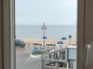 Studio Beach House with lateral seaview by Interhome