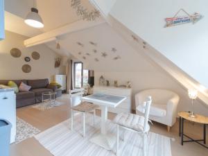 Studio Beach House with lateral seaview by Interhome