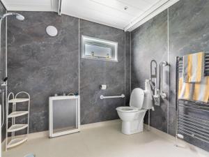 Chalet Loch Leven Lodge 16 Robins Nest by Interhome