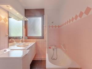 Apartment Castel des Roches B20 by Interhome