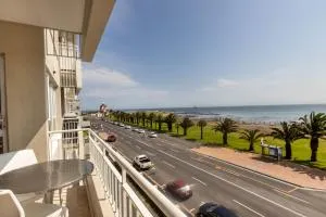 Third floor sea facing 2 bedroom apartment - Cape Town