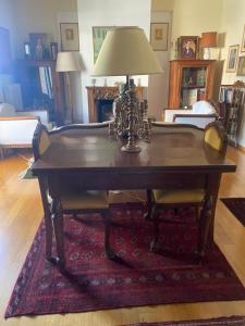 Traditional And Spacious Apartment In Neo Psychiko