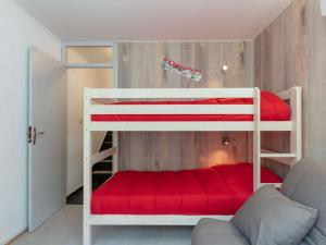 Apartment Les Lauzes D25 by Interhome