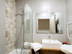 Appartements Apartment Rochebrune-9 by Interhome : photos des chambres