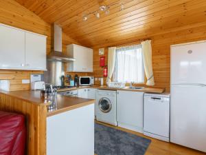 Chalet Lodge 9 by Interhome