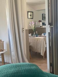 Appartements BANDOL: ELEGANT et COSY 2 PIECES, PROCHE VILLE et PLAGE : photos des chambres