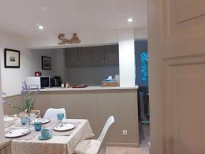 Appartements BANDOL: ELEGANT et COSY 2 PIECES, PROCHE VILLE et PLAGE : photos des chambres