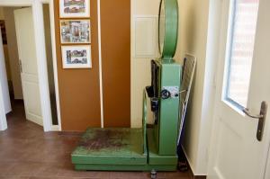 Urlaubsbahnhof-Stellwerk