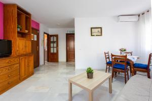 Holidays2Malaga Montesa 700m from the beach Rooftop terrace