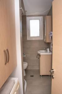 Anadora 2: Hospitable stone house with yard