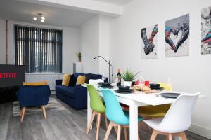 3-Bed Townhouse - Central, Free parking