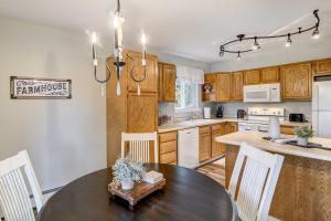 Anchorage Retreat Less Than 5 Mi to Hilltop Ski Area!