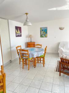 Maisons de vacances Charmante maison les pieds dans l'eau : photos des chambres