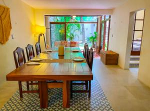 Casa Centrica 5bed5bath ACGYM 5 min 5ta av y Playa