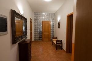 Suzana Irons apartment