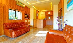 Treebo SS Residency With Mountain View