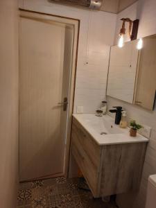 Appartements SUPERBE APPARTEMENT REFAIT A NEUF avec garage : photos des chambres