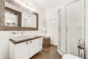 ARI Cherry Apartament with Balcony