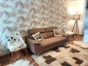 Jull complete house with 8 bedrooms and 6 bathroom