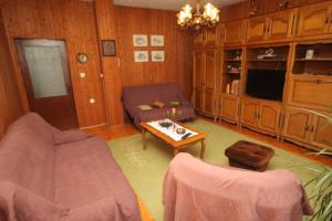 Apartments with a parking space Ugljan - 8404