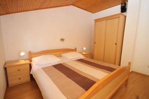 Apartments with parking space Preko, Ugljan - 8417