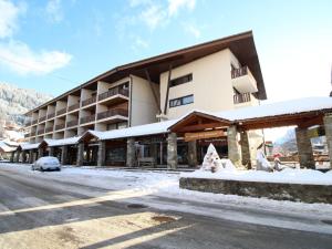Studio 4 pers, centre village, 450m télécabine, balcon, casier à skis, animaux acceptés - FR-1-572-211