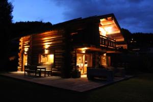 Chalets Le Lodge : photos des chambres