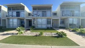 Villa 8 on Dalton - Leeman