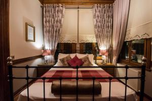 Double Room with Private Bathroom room in Ottoman Suites by Sera House