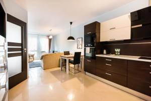 Wola Pleasure Place Apartment