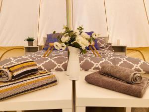 Twinkle Bell 4, Luxury Bell Tent with Firepit