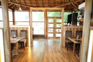 Hotel Dream World Boarding & Lodging